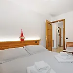 Maison Le Cré 3 * Introd