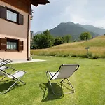 Maison Le Cre 3 * Introd